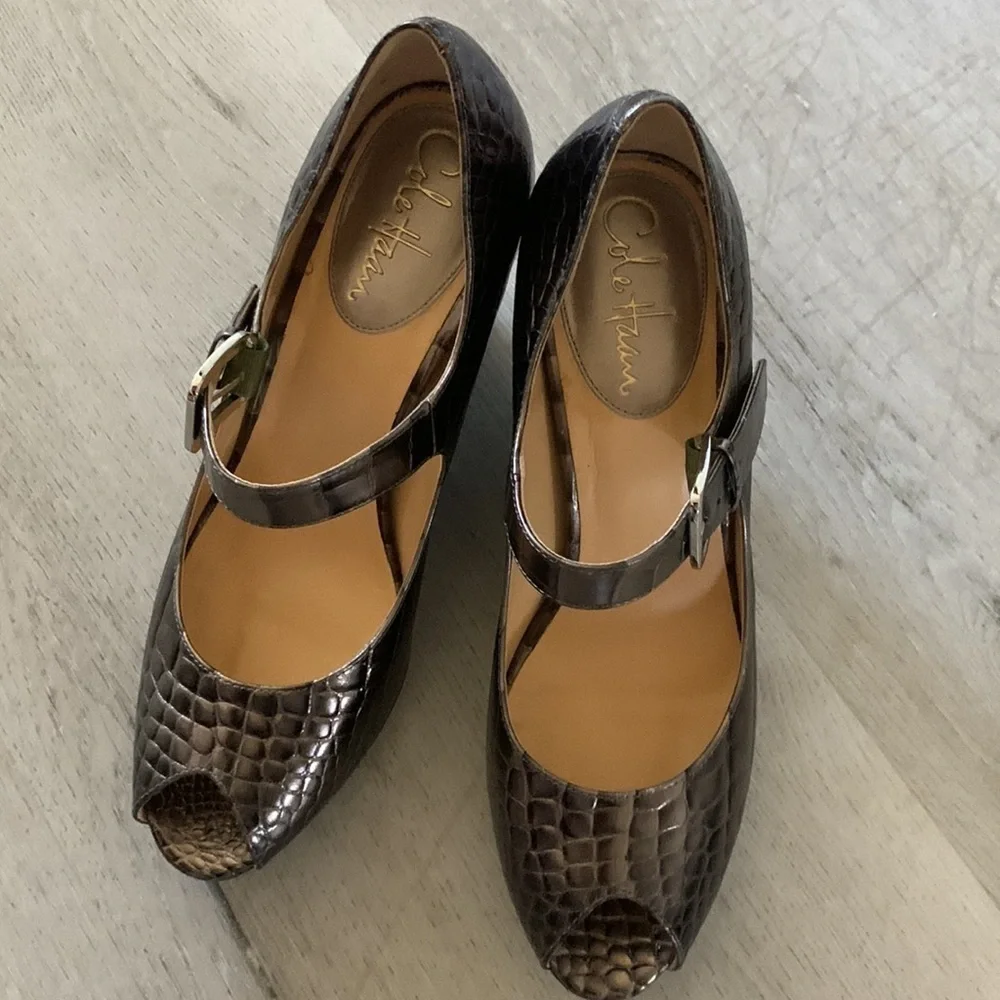Color Haan Peep Toe Wedges‎ 8 B snake skin